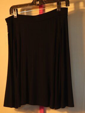 NWTs Cynthia Rowley skirt - Black - Loose fit - Elastic Waist - Medium